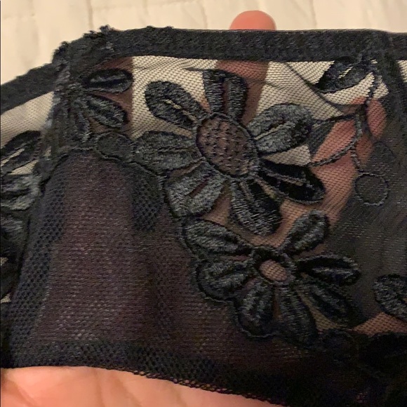 In great condition for a sexy outfit - Picture 6 of 8